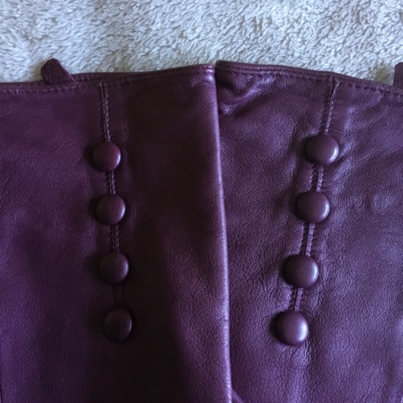 Leather Gloves - Picture 4 of 4